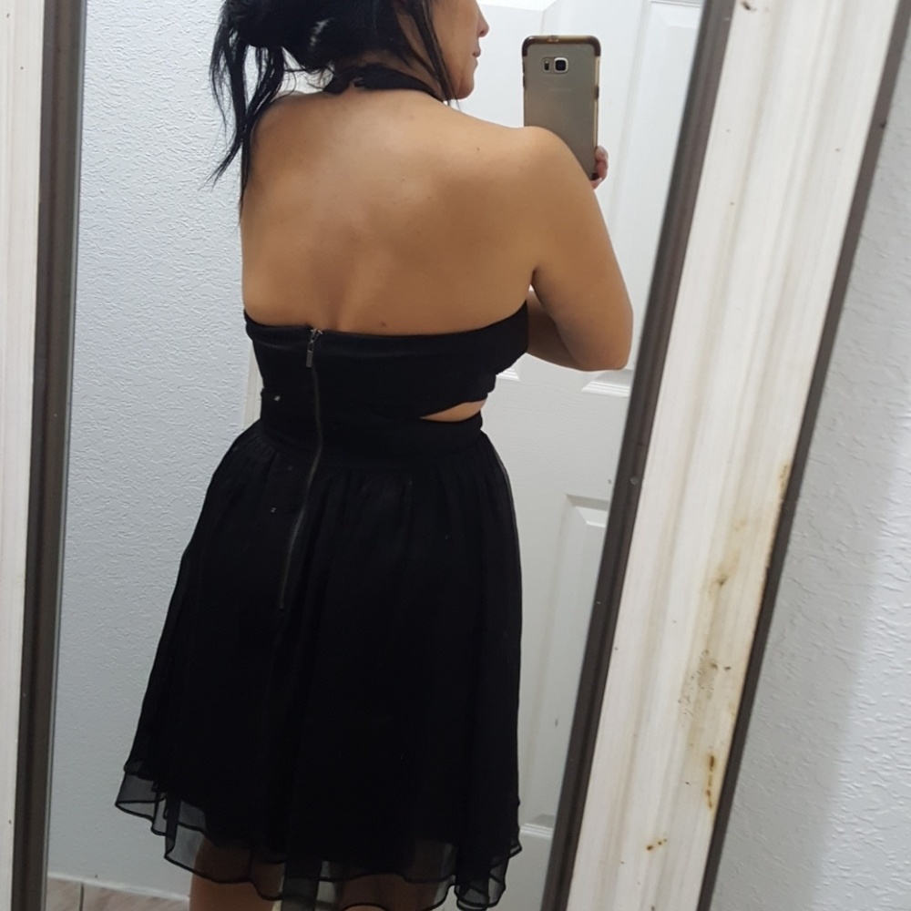 Dress - Picture 3 of 3